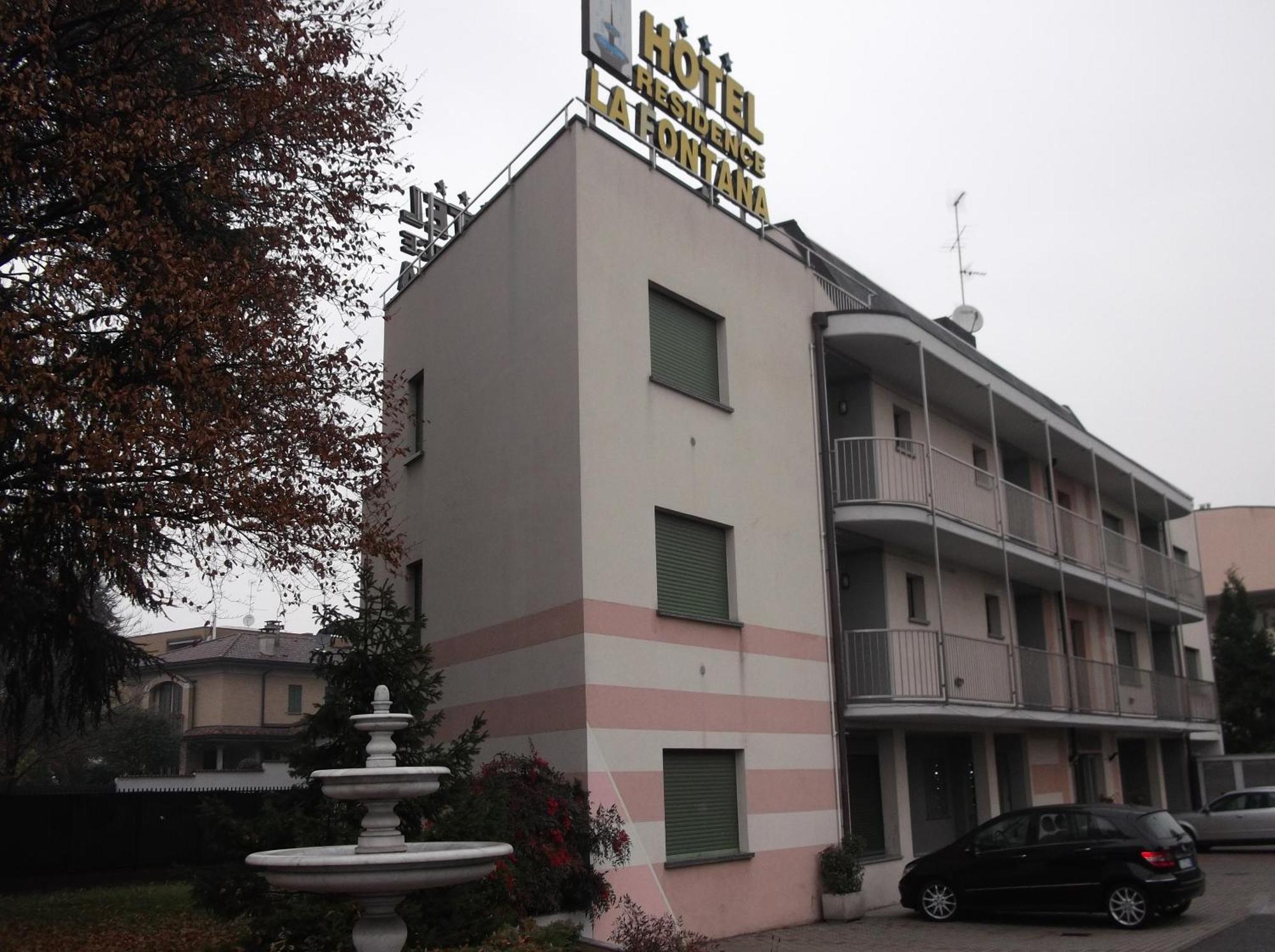 Hotel Residence La Fontana Mariano Comense Exterior photo