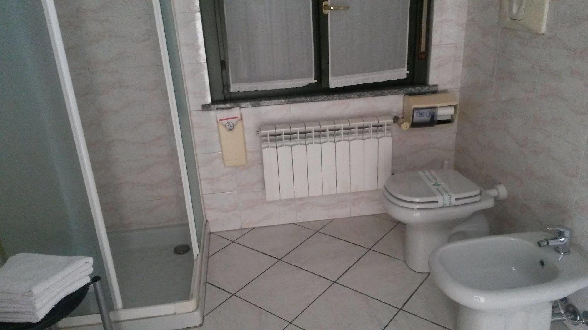 Hotel Residence La Fontana Mariano Comense Exterior photo